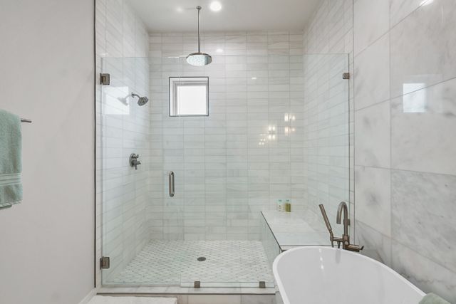 218 E Dallas Road 104, Grapevine, TX 76051
