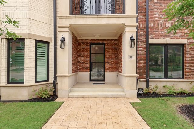 218 E Dallas Road 104, Grapevine, TX 76051