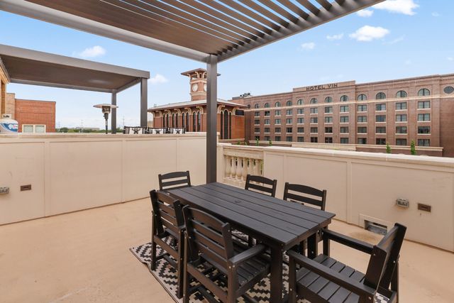 218 E Dallas Road 104, Grapevine, TX 76051