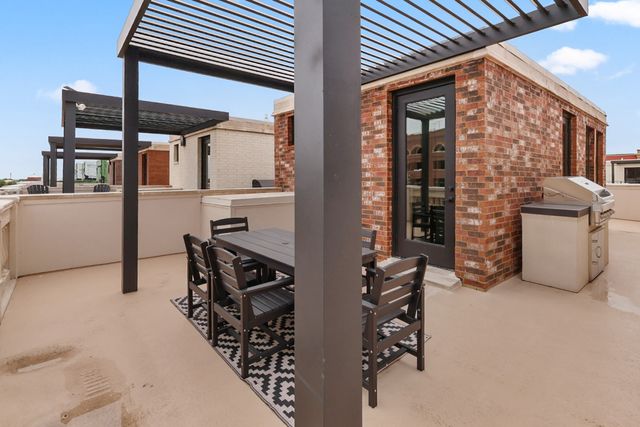 218 E Dallas Road 104, Grapevine, TX 76051