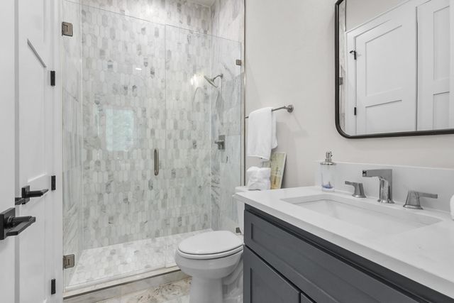 218 E Dallas Road 104, Grapevine, TX 76051