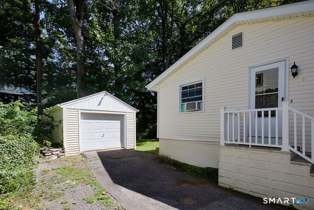 8 Lakeside Drive Extension, Ridgefield, CT 06877