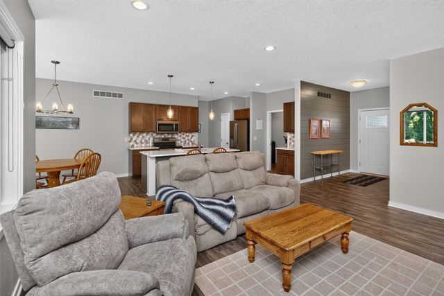1906 Duff Avenue, Ames, IA 50010