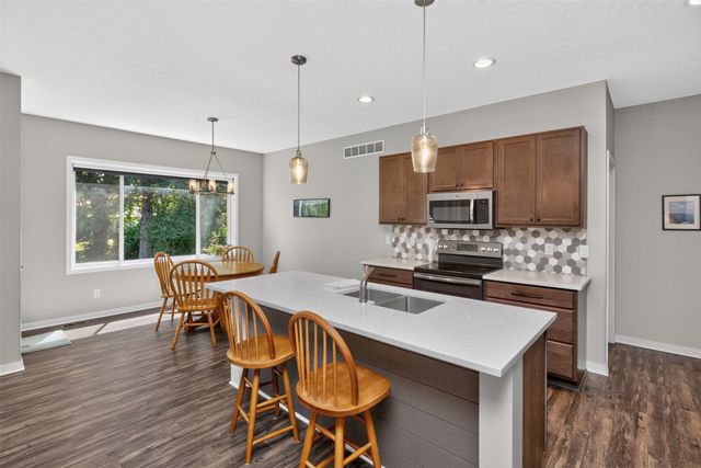 1906 Duff Avenue, Ames, IA 50010