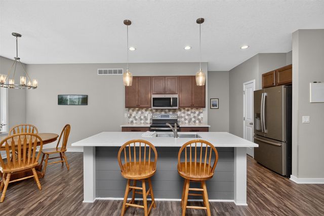 1906 Duff Avenue, Ames, IA 50010