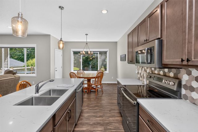 1906 Duff Avenue, Ames, IA 50010