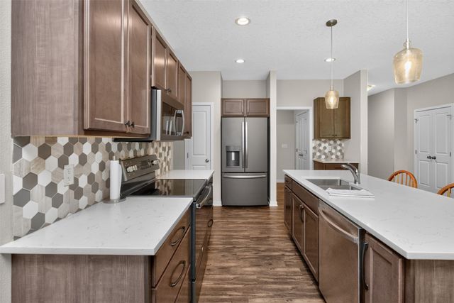 1906 Duff Avenue, Ames, IA 50010