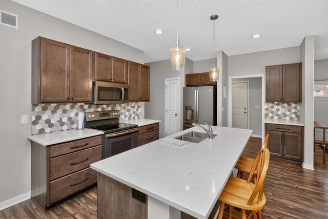 1906 Duff Avenue, Ames, IA 50010
