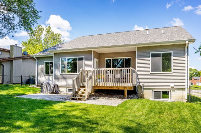 1906 Duff Avenue, Ames, IA 50010