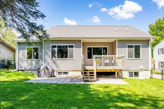 1906 Duff Avenue, Ames, IA 50010