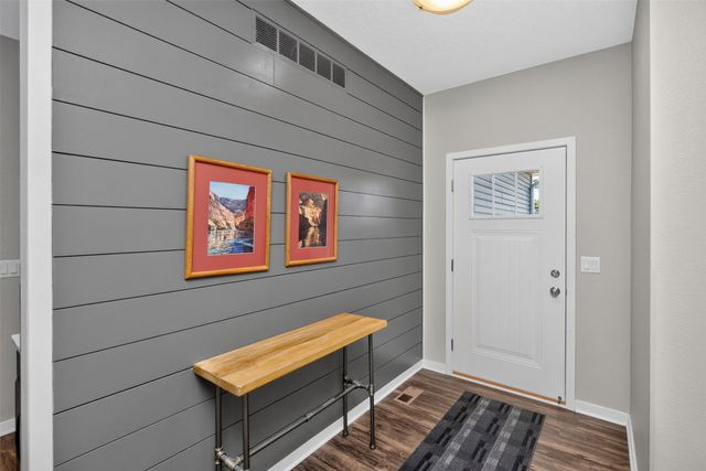 1906 Duff Avenue, Ames, IA 50010