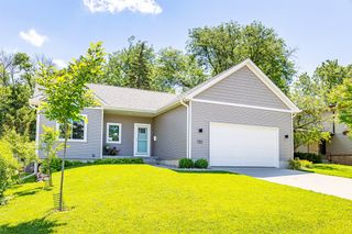 1906 Duff Avenue, Ames, IA 50010