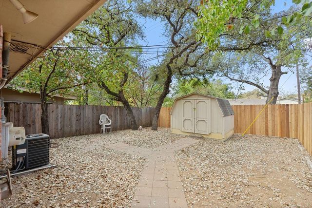 8421 Fathom CIR B, Austin, TX 78750