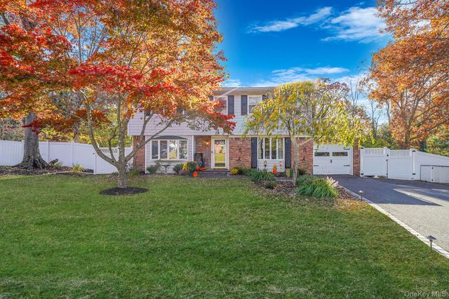 18 Ashford Drive, Ridge, NY 11961