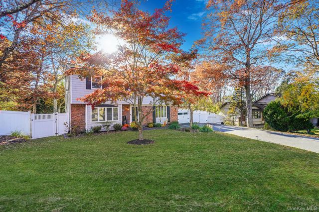 18 Ashford Drive, Ridge, NY 11961