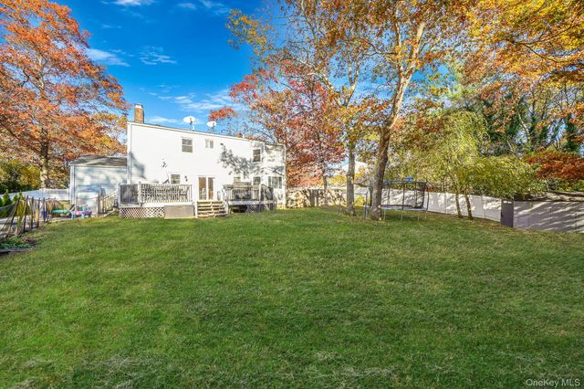 18 Ashford Drive, Ridge, NY 11961