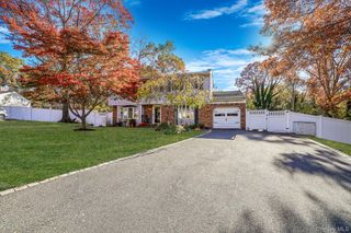 18 Ashford Drive, Ridge, NY 11961