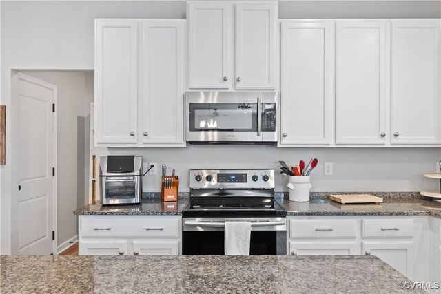 3636 Knighton Cir, Midlothian, VA 23112