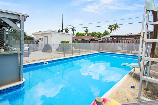 220 Davis Road, Palm Springs, FL 33461
