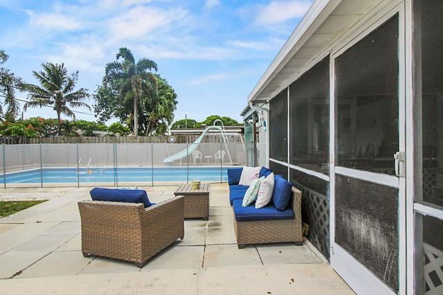 220 Davis Road, Palm Springs, FL 33461