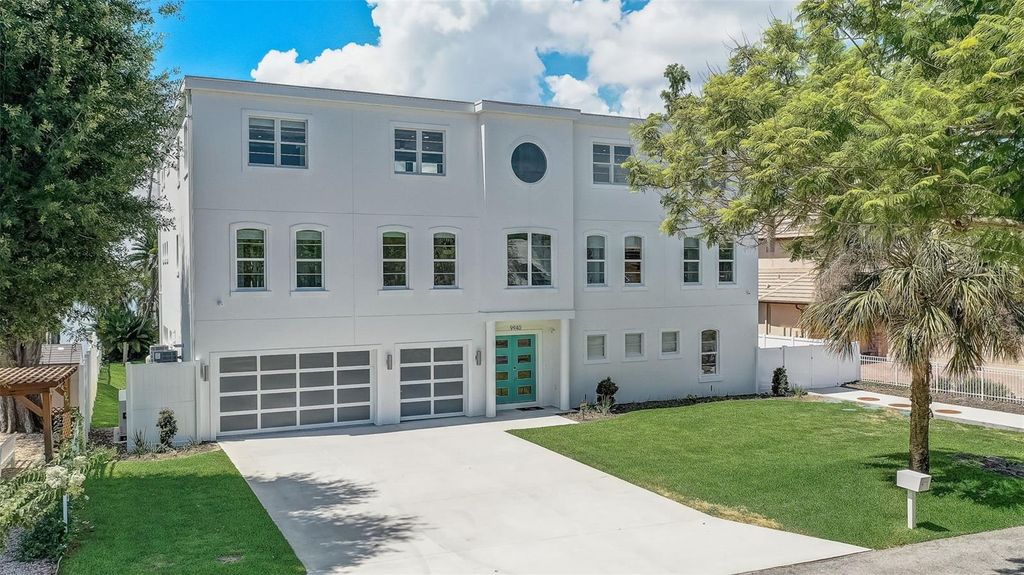 Image 2 of property listing at 9940 LONE TREE LANE, Orlando, FL 32836