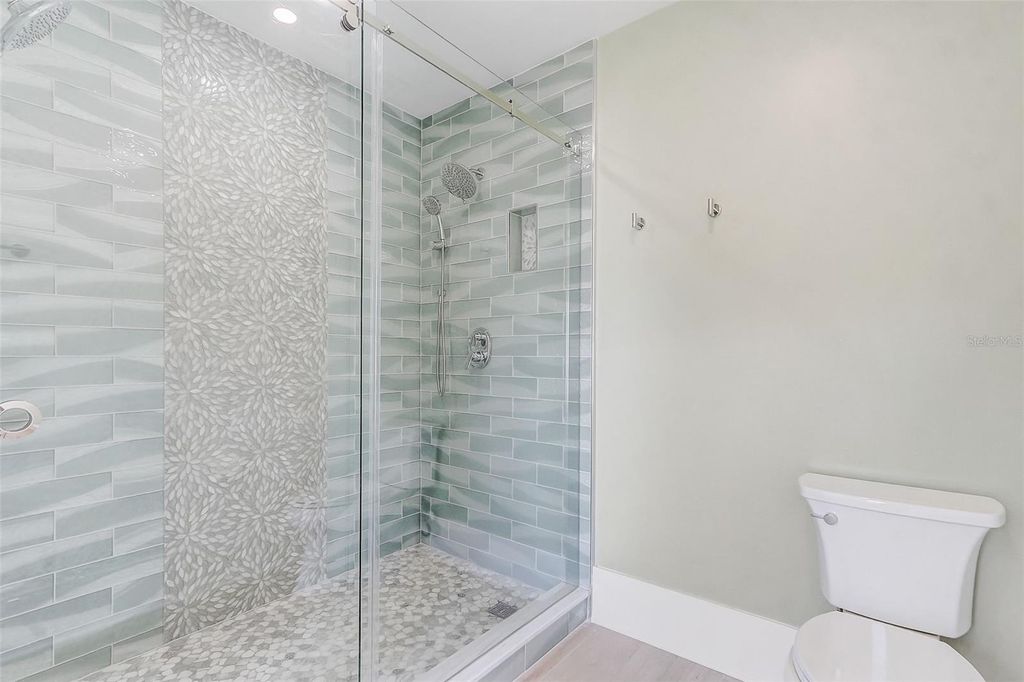 Image 31 of property listing at 9940 LONE TREE LANE, Orlando, FL 32836