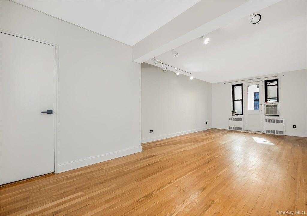 150-11 72nd Road 1C, Kew Garden Hills, NY 11367 — exterior