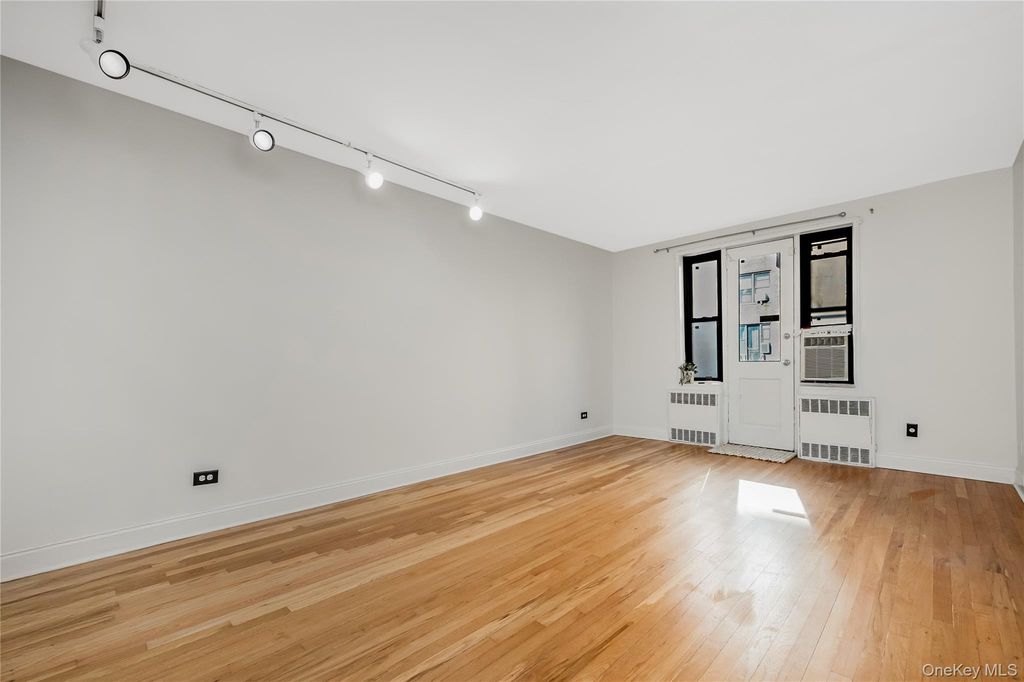 150-11 72nd Road 1C, Kew Garden Hills, NY 11367 — photo 4