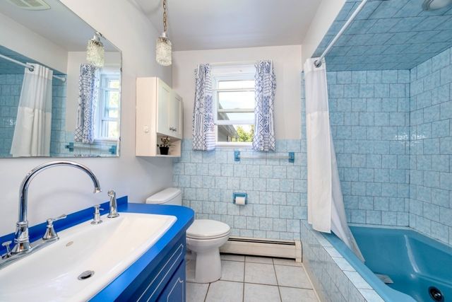 15 2nd St, Hull, MA 02045