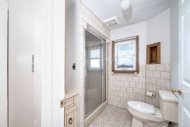 15 2nd St, Hull, MA 02045