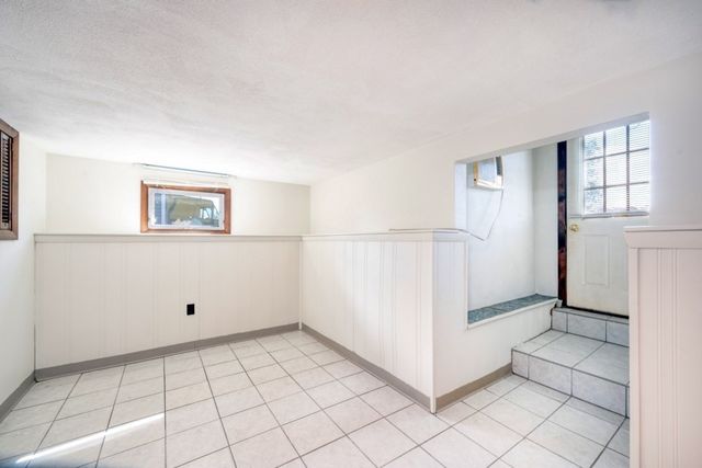 15 2nd St, Hull, MA 02045