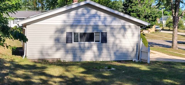 2816 Pleasant View Avenue, Rockford, IL 61108