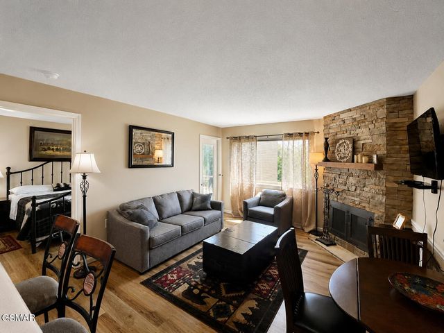 1380 Ski View Drive, Gatlinburg, TN 37738