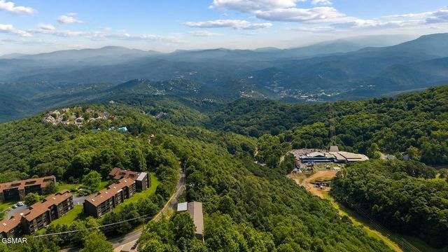 1380 Ski View Drive, Gatlinburg, TN 37738