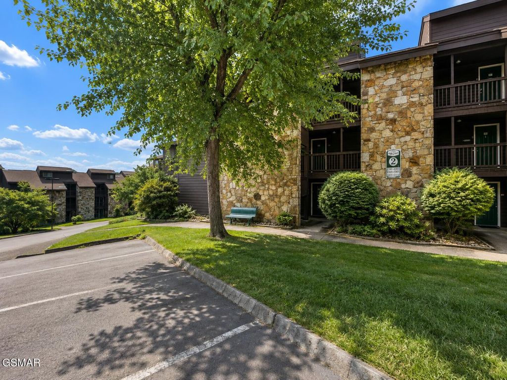 1380 Ski View Drive, Gatlinburg, TN 37738