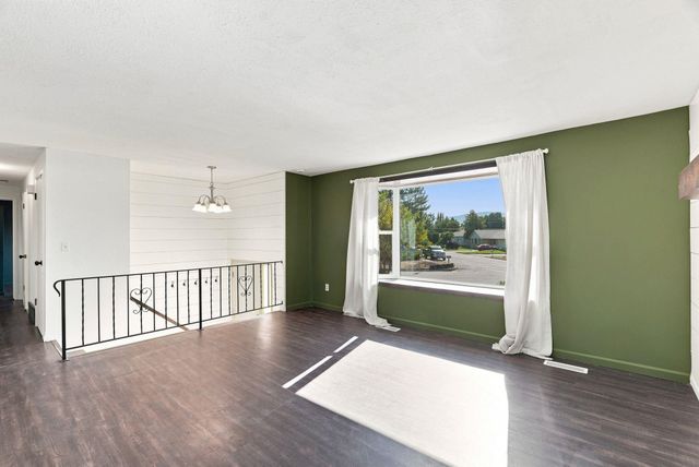 11921 E 31st Ave, Spokane, WA 99206