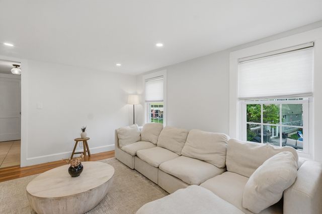 31 Houghton Street, Woburn, MA 01801