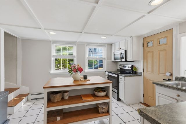 31 Houghton Street, Woburn, MA 01801