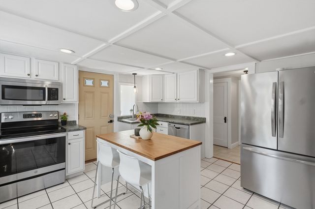 31 Houghton Street, Woburn, MA 01801