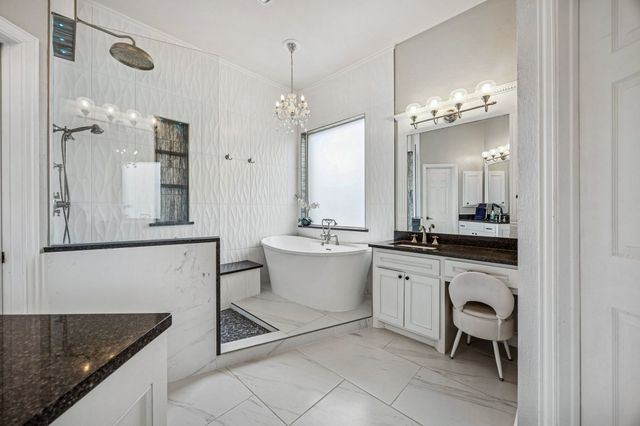 138 Creekside Drive, Murphy, TX 75094