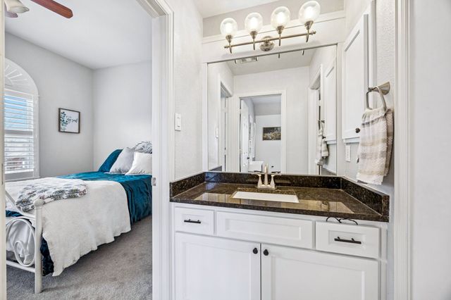 138 Creekside Drive, Murphy, TX 75094