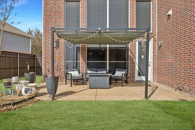 138 Creekside Drive, Murphy, TX 75094