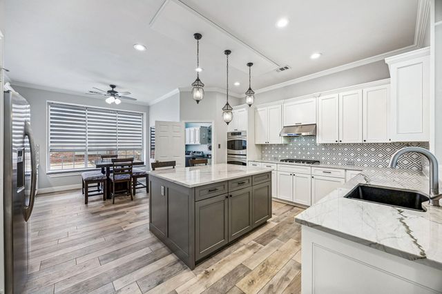 138 Creekside Drive, Murphy, TX 75094