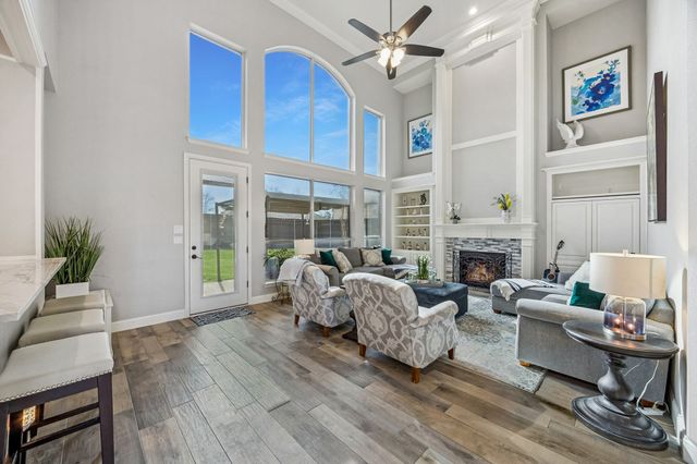 138 Creekside Drive, Murphy, TX 75094