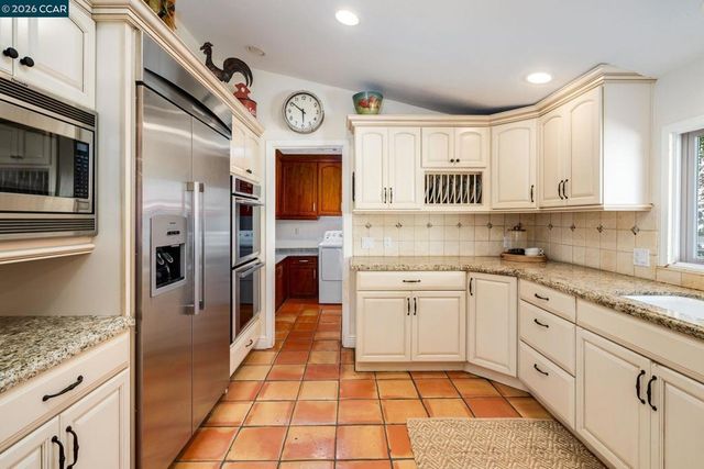 7151 Johnston Rd, Pleasanton, CA 94588