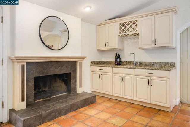 7151 Johnston Rd, Pleasanton, CA 94588