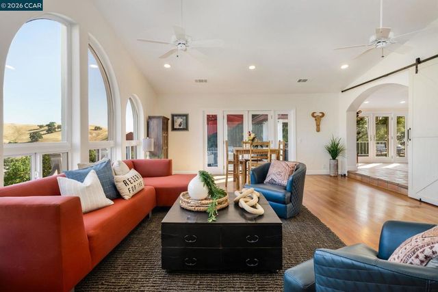 7151 Johnston Rd, Pleasanton, CA 94588