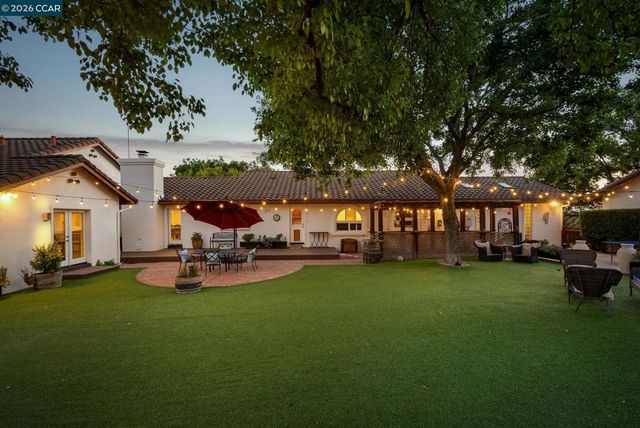 7151 Johnston Rd, Pleasanton, CA 94588