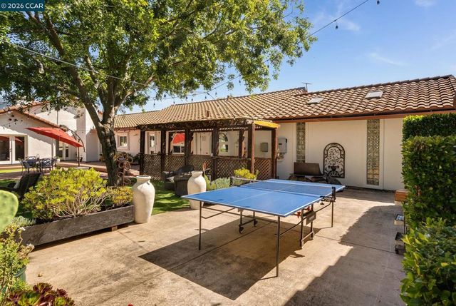 7151 Johnston Rd, Pleasanton, CA 94588