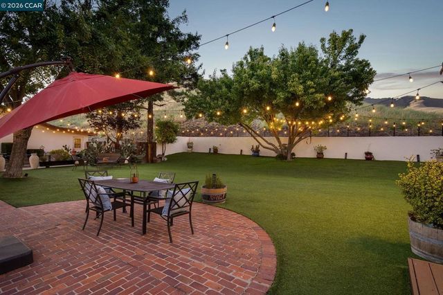 7151 Johnston Rd, Pleasanton, CA 94588